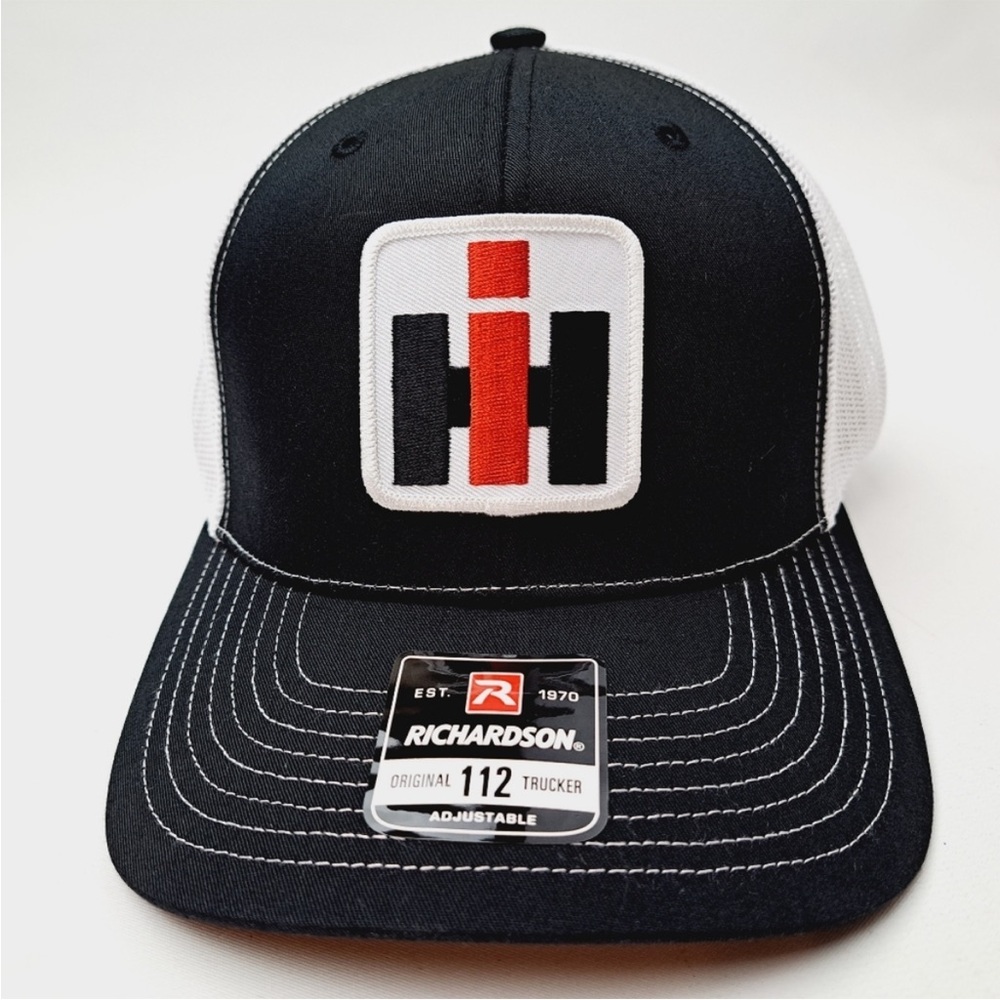 International Harvester Richardson 112 Trucker Mesh Snapback Cap Hat Bla…